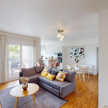 Live Like A Local Stylish 2Br With Balcony & Parking Apartman Saint-Denis  Kültér fotó