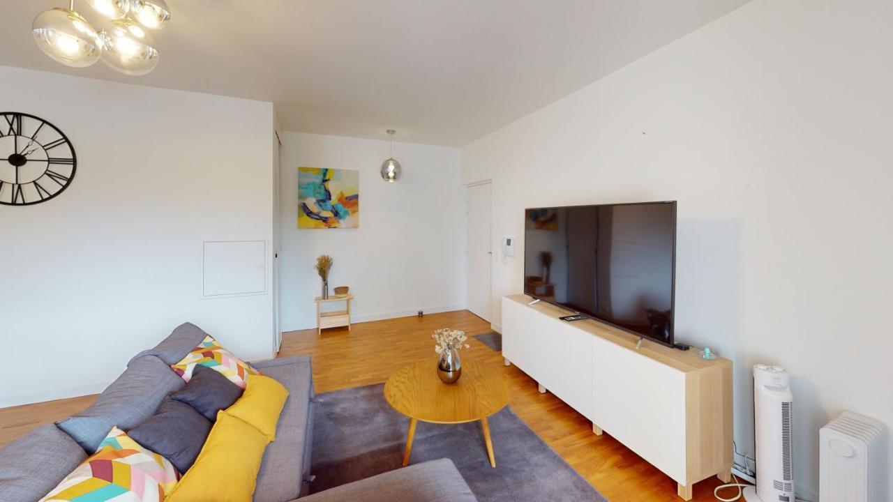 Live Like A Local Stylish 2Br With Balcony & Parking Apartman Saint-Denis  Kültér fotó