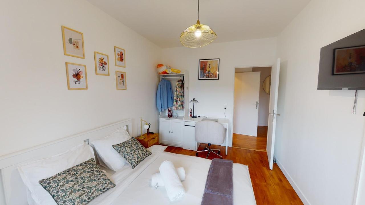 Live Like A Local Stylish 2Br With Balcony & Parking Apartman Saint-Denis  Kültér fotó