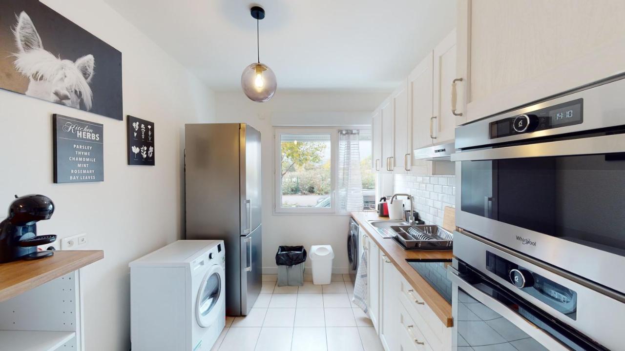 Live Like A Local Stylish 2Br With Balcony & Parking Apartman Saint-Denis  Kültér fotó